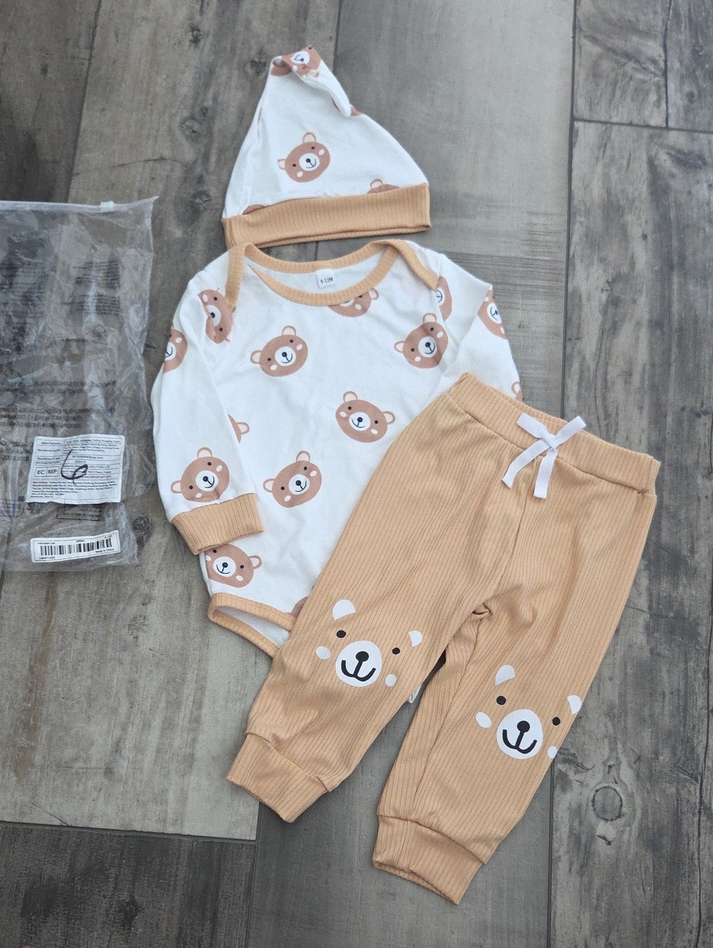 Nwt. Bear Print Baby 3-Piece Set - Hat, Bodysuit & Pants